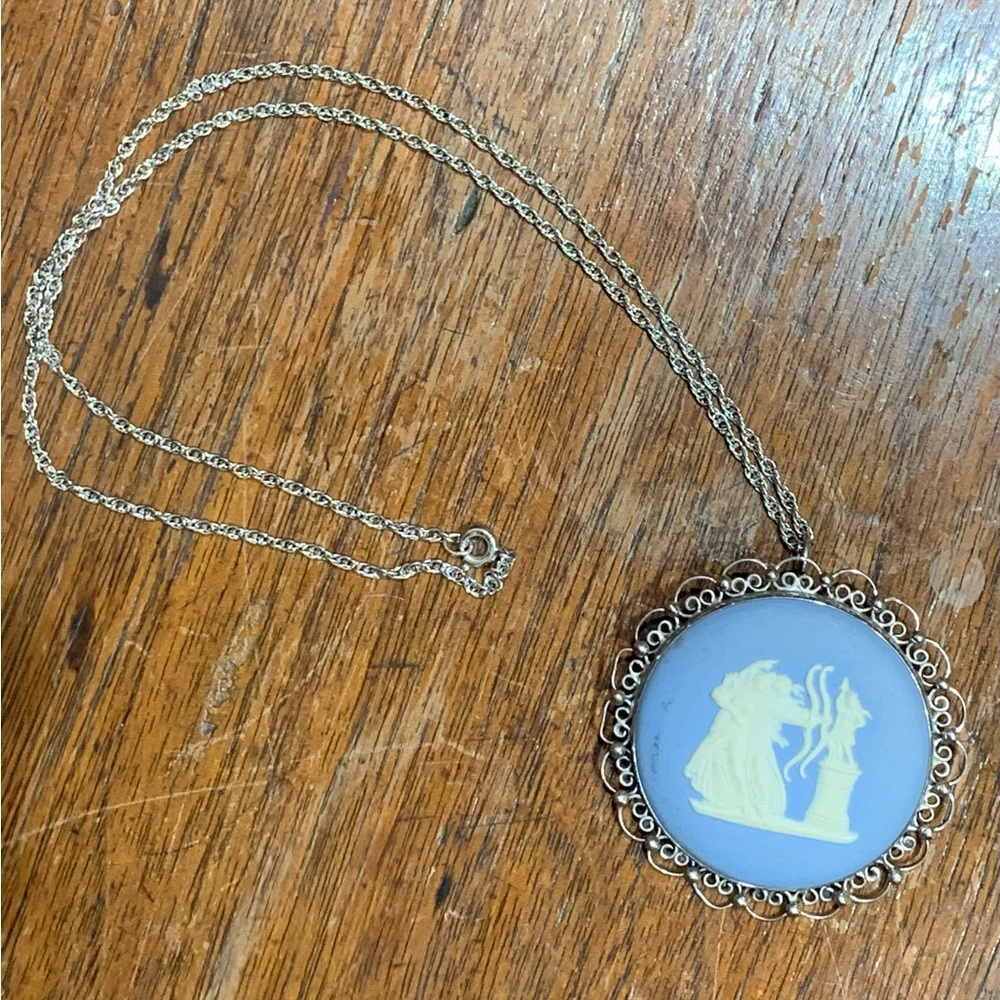 WEDGEWOOD & Sterling Round Pendant Pin Brooch Blue